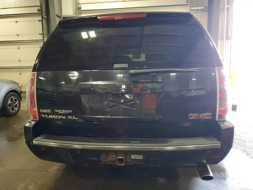 2011 GMC YUKON XL DENALI  