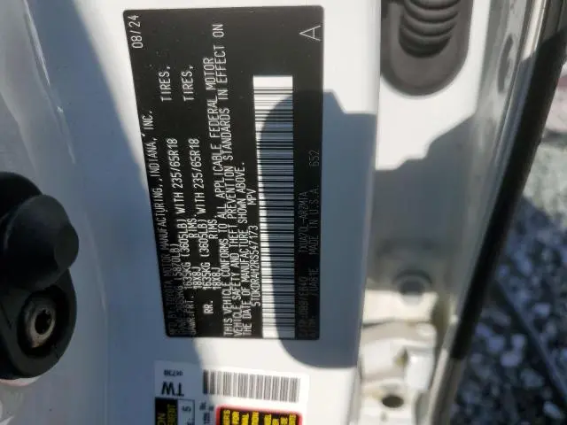 2024 TOYOTA HIGHLANDER LE  