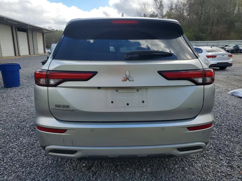 2024 MITSUBISHI OUTLANDER SE  