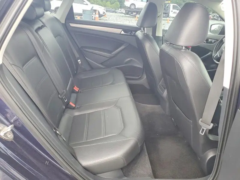 2015 VOLKSWAGEN PASSAT S  