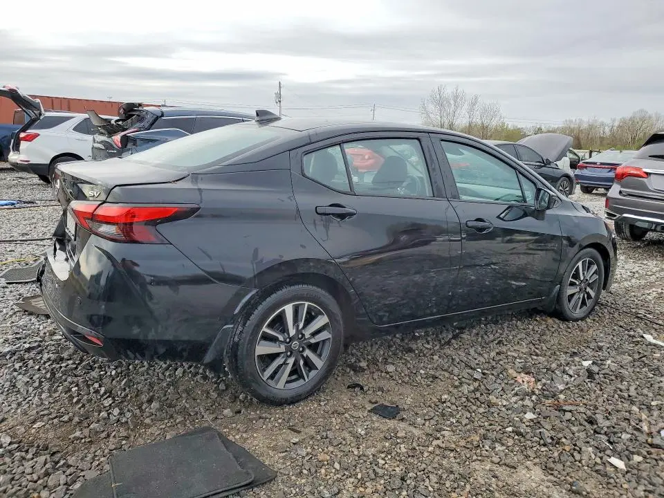 2021 NISSAN VERSA SV  