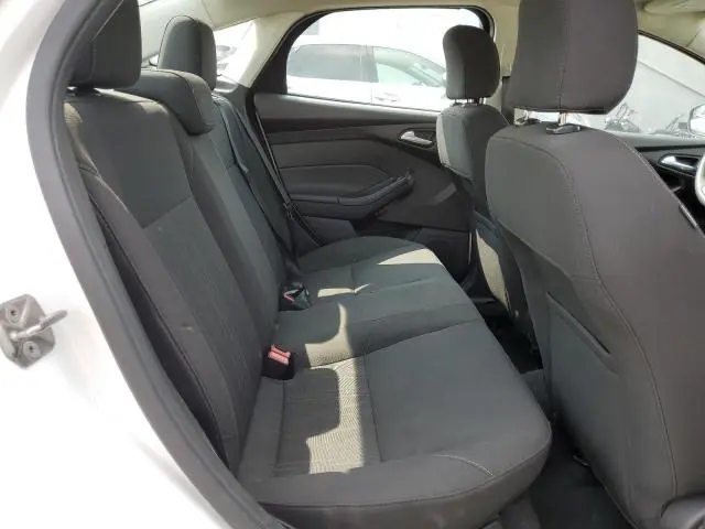 2016 FORD FOCUS SE  