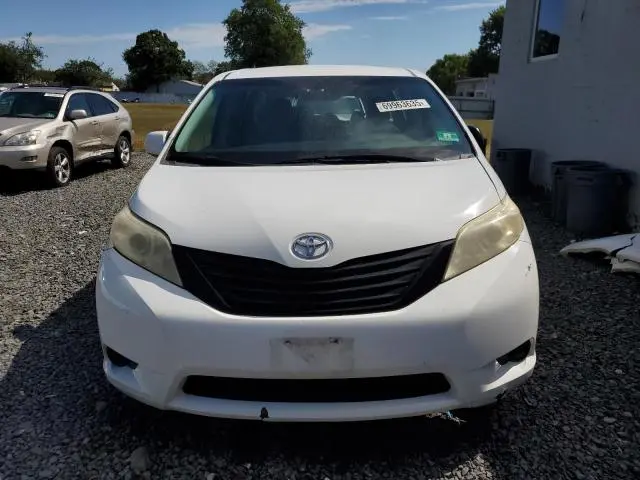 2012 TOYOTA SIENNA   