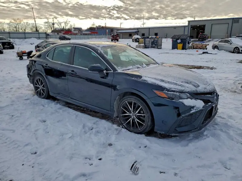 2021 TOYOTA CAMRY SE  