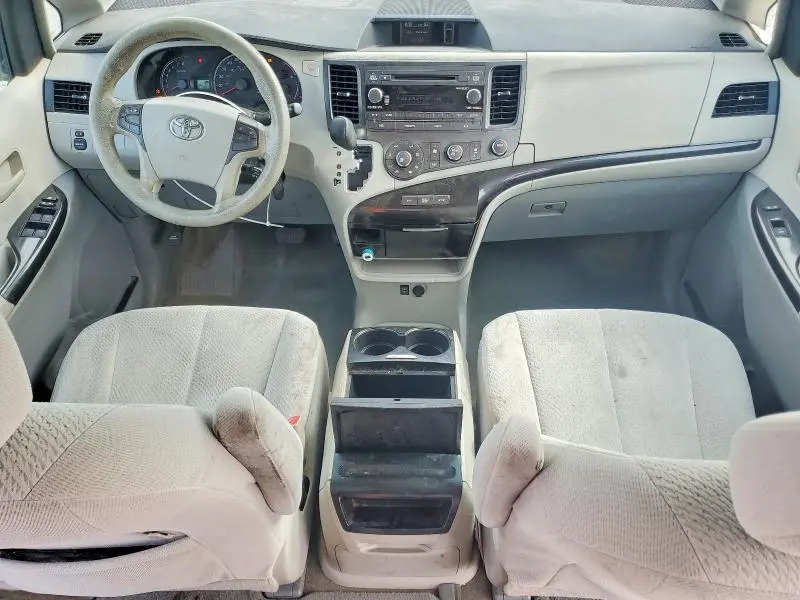 2012 TOYOTA SIENNA LE  