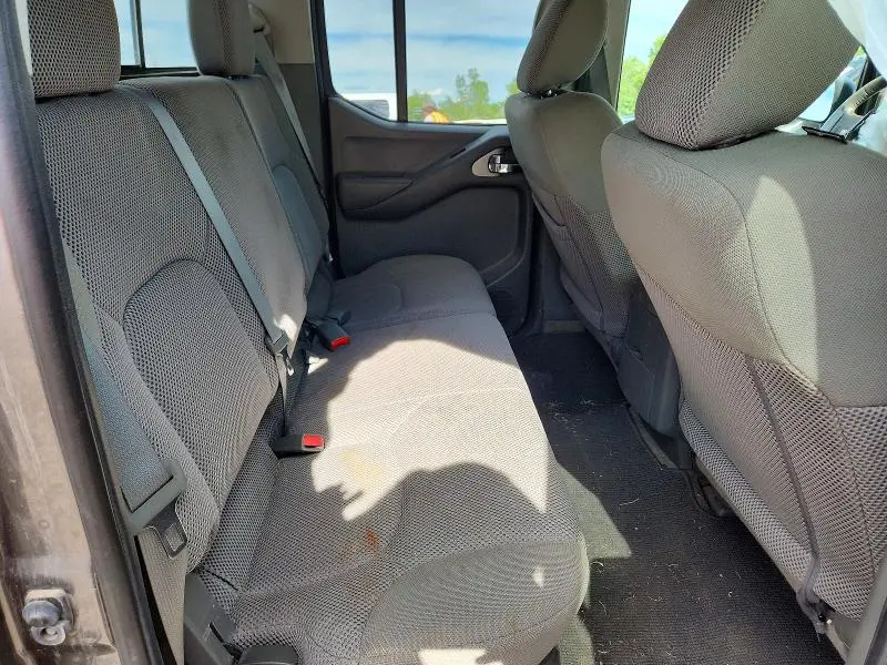 2017 NISSAN FRONTIER SV  