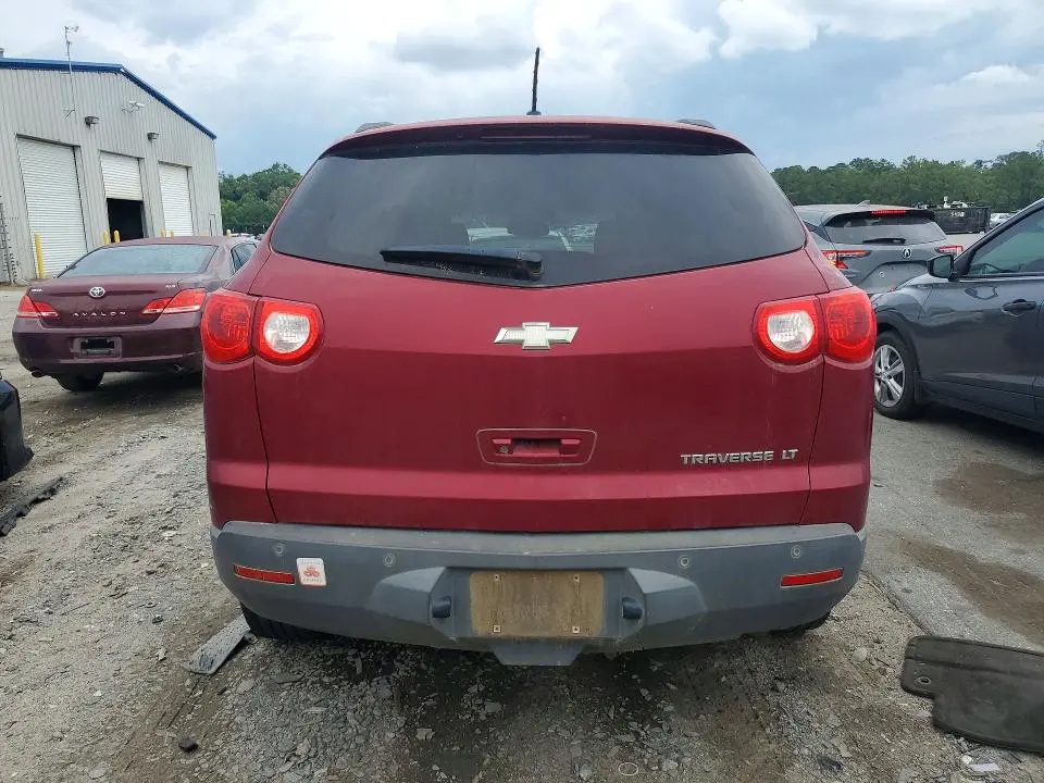 2011 CHEVROLET TRAVERSE LT  