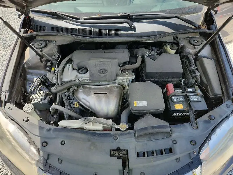 2015 TOYOTA CAMRY SE  