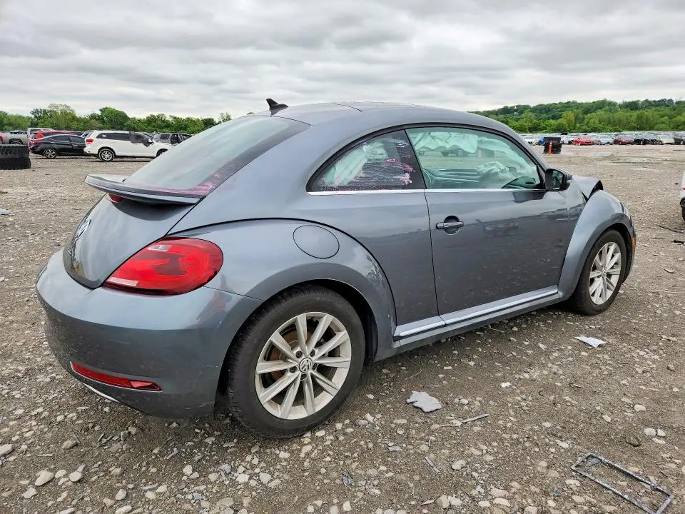 2018 VOLKSWAGEN BEETLE SE  