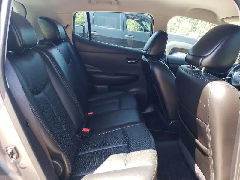 2015 NISSAN LEAF S  
