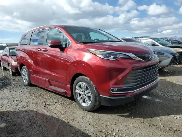 2022 TOYOTA SIENNA LIMITED  