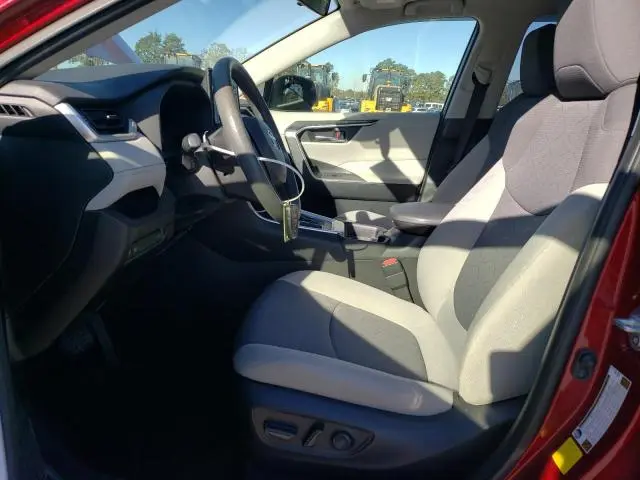 2020 TOYOTA RAV4 XLE  