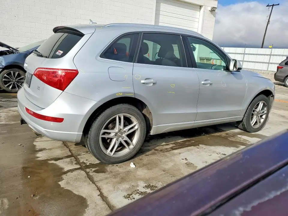2010 AUDI Q5 PREMIUM PLUS  