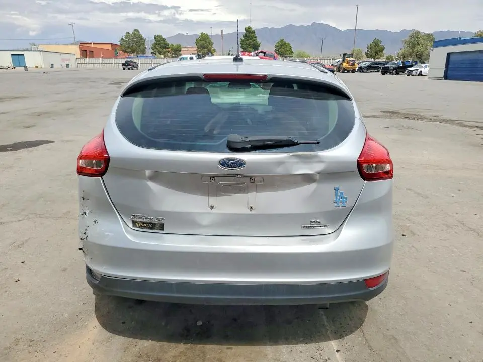 2016 FORD FOCUS SE  