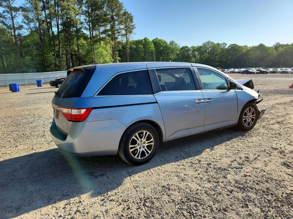2011 HONDA ODYSSEY   
