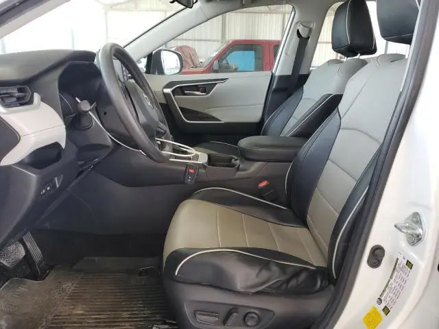 2021 TOYOTA RAV4 XLE