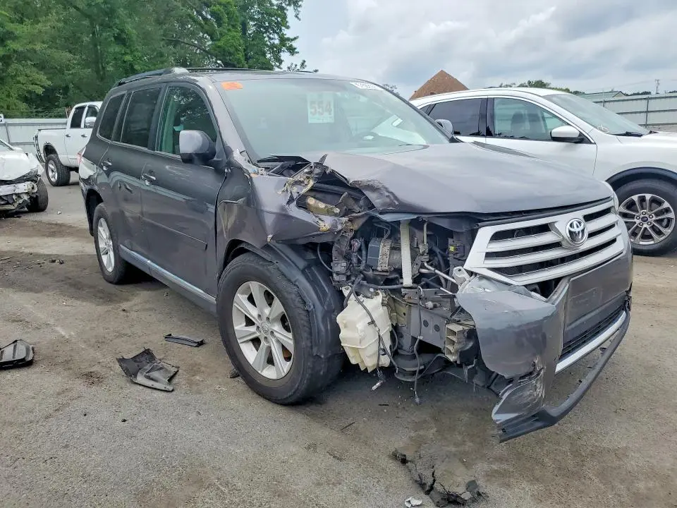 2013 TOYOTA HIGHLANDER PLUS  