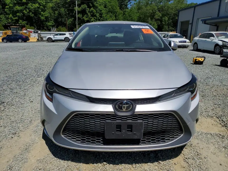 2022 TOYOTA COROLLA XLE  