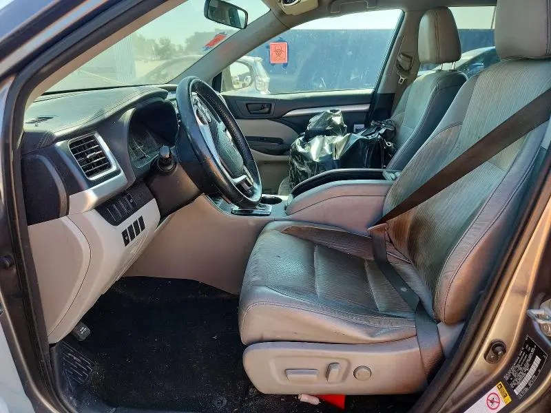 2015 TOYOTA HIGHLANDER LE PLUS  