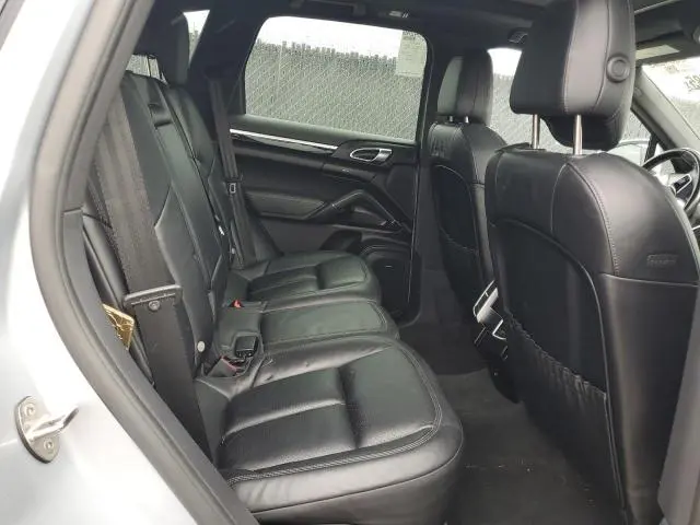 2016 PORSCHE CAYENNE   