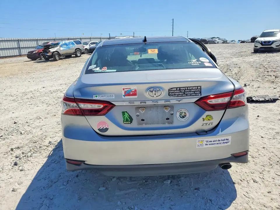 2019 TOYOTA CAMRY XLE  