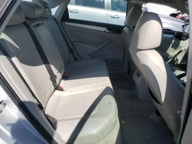 2012 VOLKSWAGEN PASSAT SE  