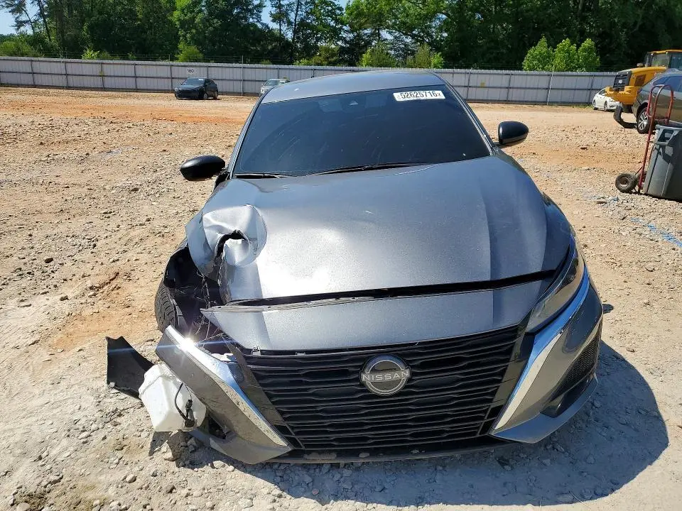 2024 NISSAN ALTIMA SV  