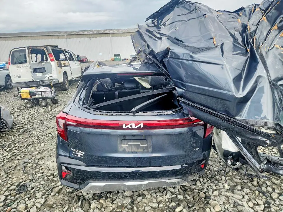 2025 KIA SELTOS EX  