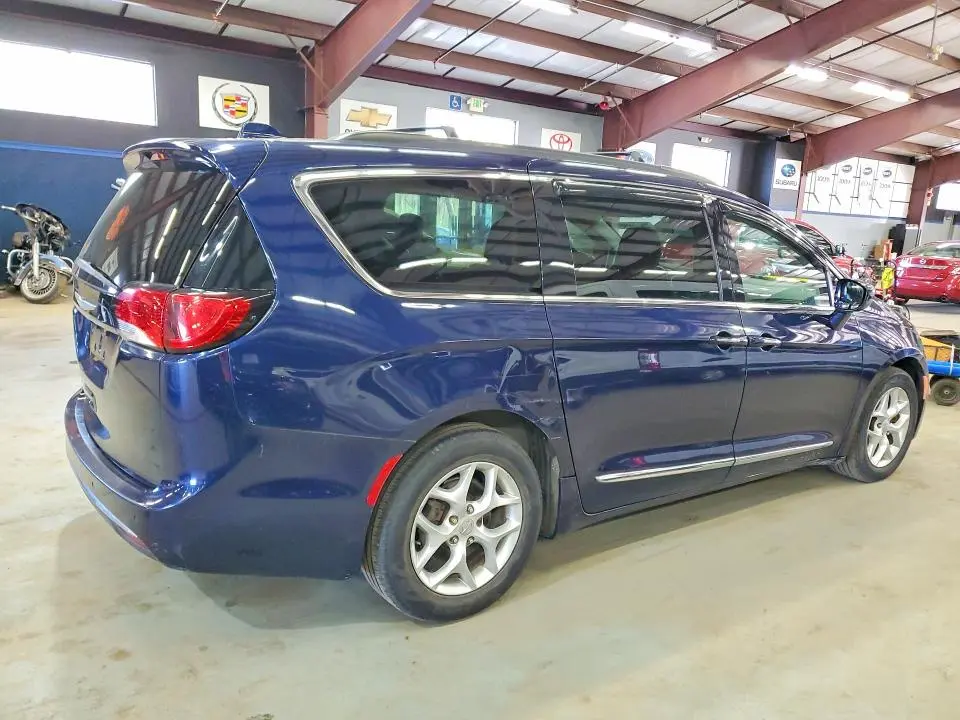 2017 CHRYSLER PACIFICA TOURING L  
