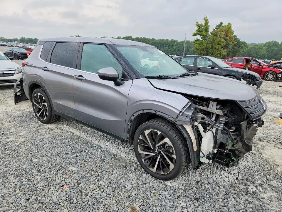 2022 MITSUBISHI OUTLANDER SE  