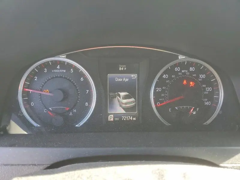 2016 TOYOTA CAMRY SE  