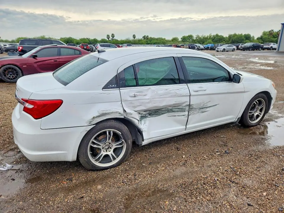 2014 CHRYSLER 200 LX  