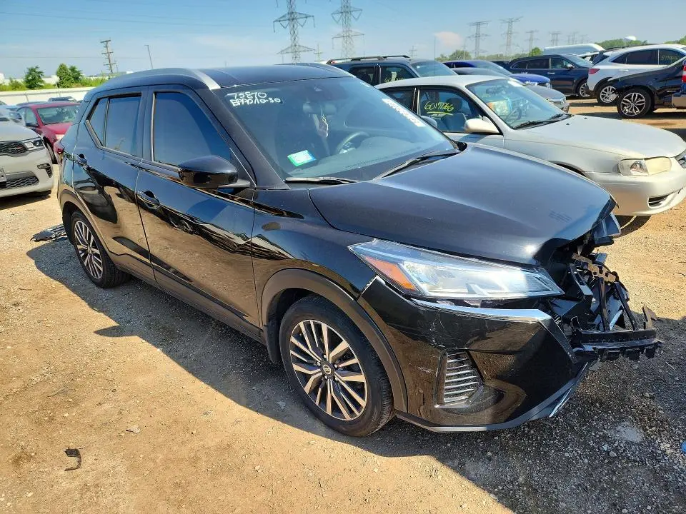 2021 NISSAN KICKS SV  