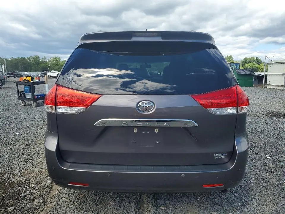 2012 TOYOTA SIENNA LIMITED 7-PASSENGER  