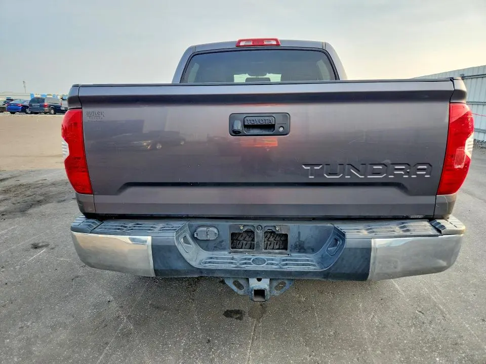 2017 TOYOTA TUNDRA CREWMAX LIMITED  