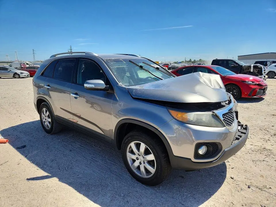 2011 KIA SORENTO LX  