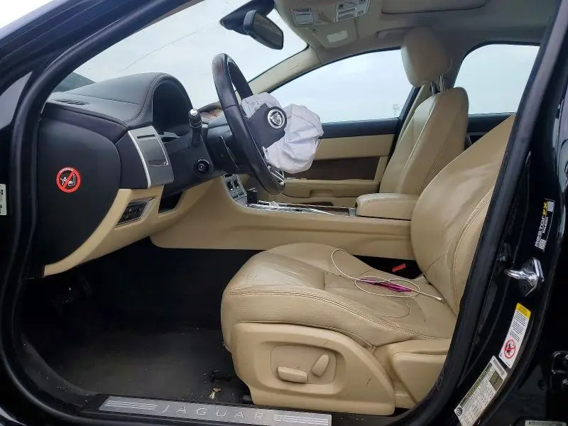 2013 JAGUAR XF   