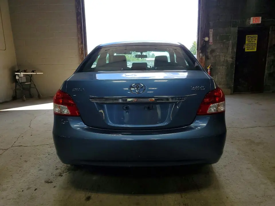 2010 TOYOTA YARIS BASE  