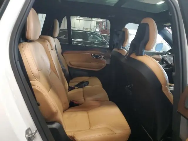 2018 VOLVO XC90 T6  