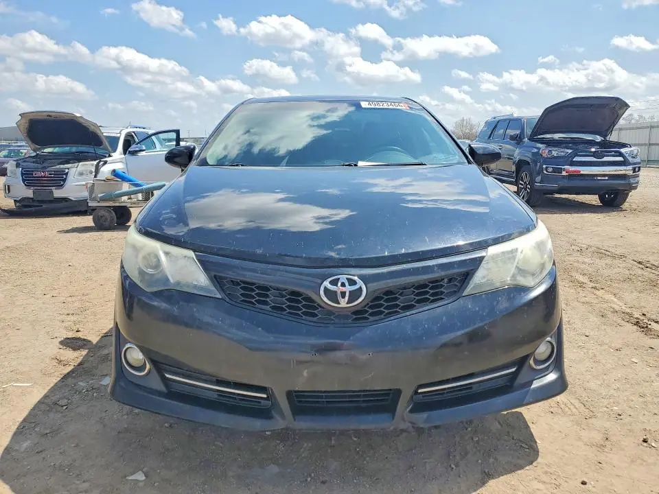 2013 TOYOTA CAMRY SE  