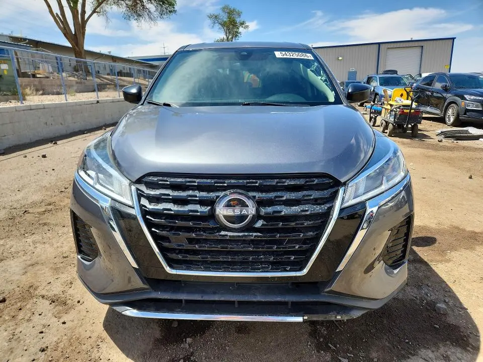 2022 NISSAN KICKS S  