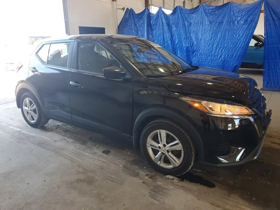 2021 NISSAN KICKS S  