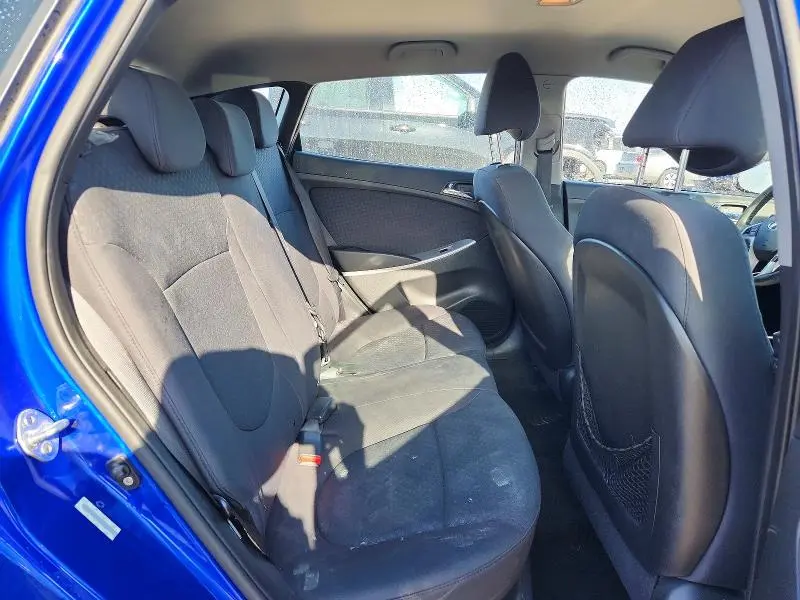 2012 HYUNDAI ACCENT SE  