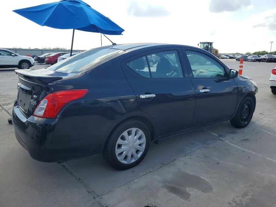 2018 NISSAN VERSA SV  