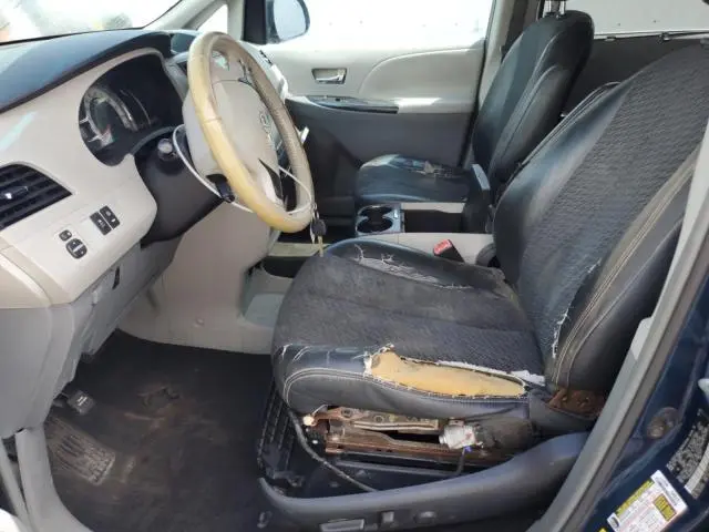 2011 TOYOTA SIENNA SPORT  
