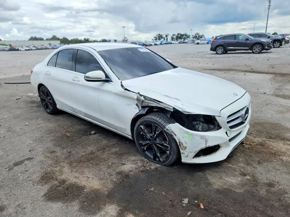 2016 MERCEDES-BENZ C 300  