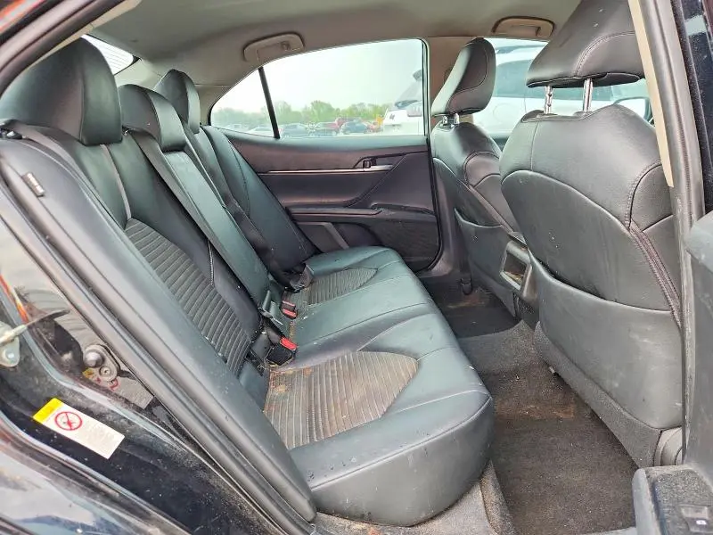 2018 TOYOTA CAMRY SE  