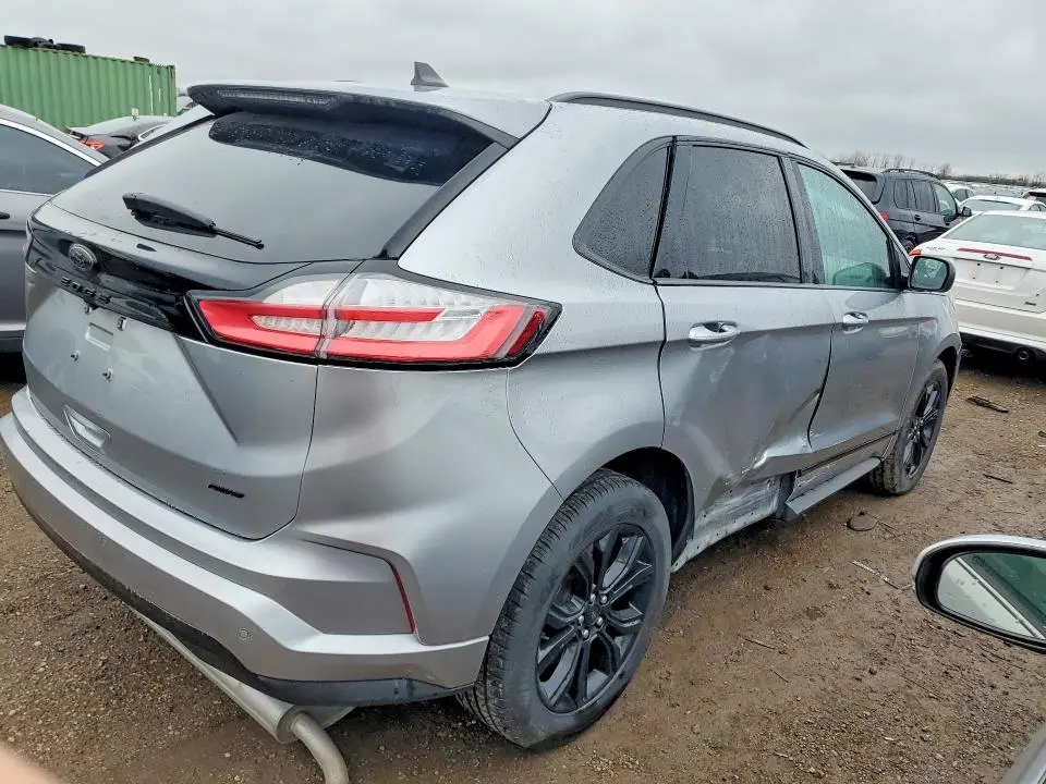 2022 FORD EDGE SE  