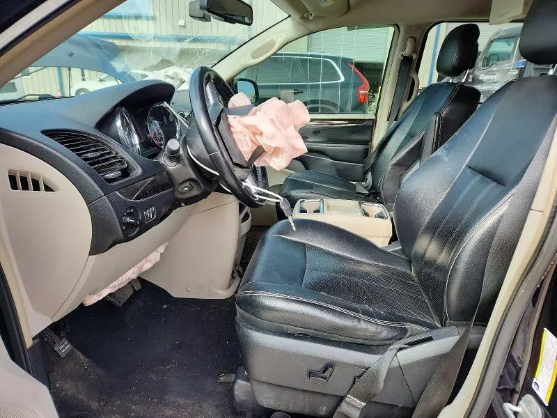 2011 CHRYSLER TOWN & COUNTRY TOURING L  