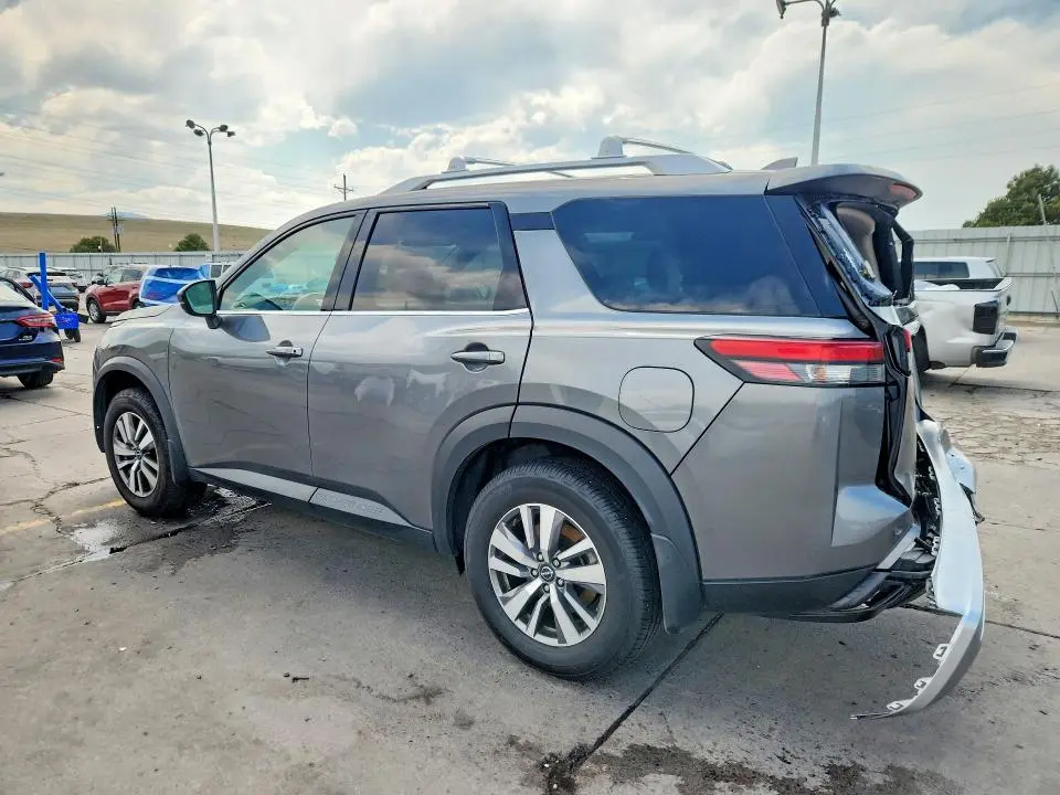2022 NISSAN PATHFINDER SL  